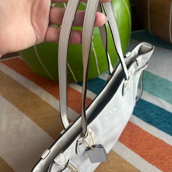 Coach 1941 Whiplash Tatum Leather Chalk White And Gold Rivets Shoulder Tote Bag - Picture 7 of 7